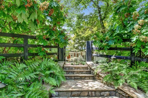 Bethany-Garden Entry 2490