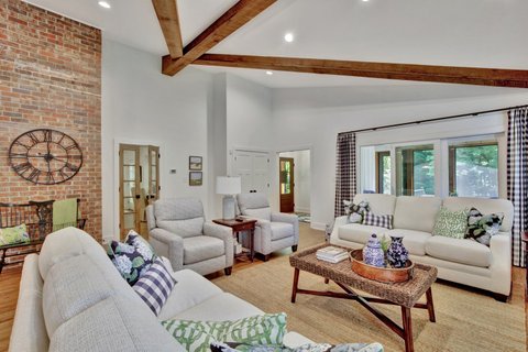 Bethany Living 2202