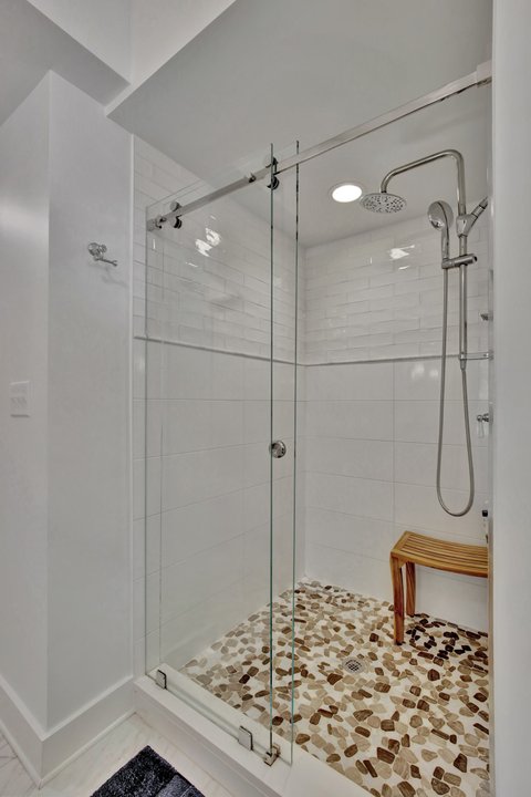 Bethany Master Shower 2154